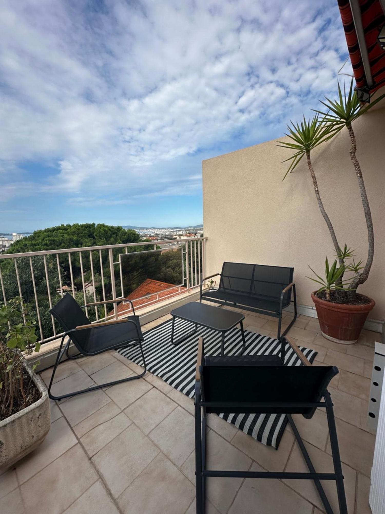 Апартаменты T4 Avec Terrasse Et Garage Prive Тулон Экстерьер фото