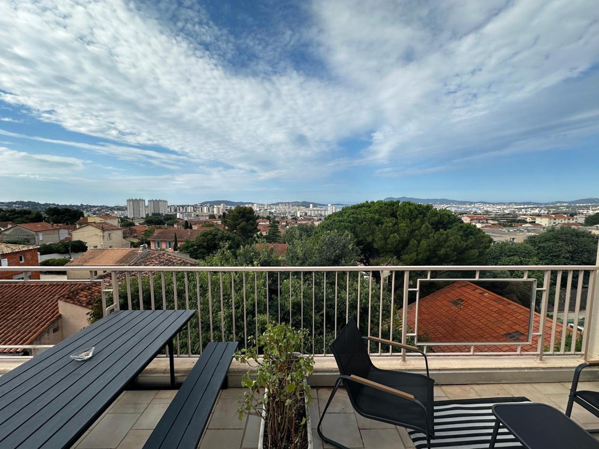 Апартаменты T4 Avec Terrasse Et Garage Prive Тулон Экстерьер фото