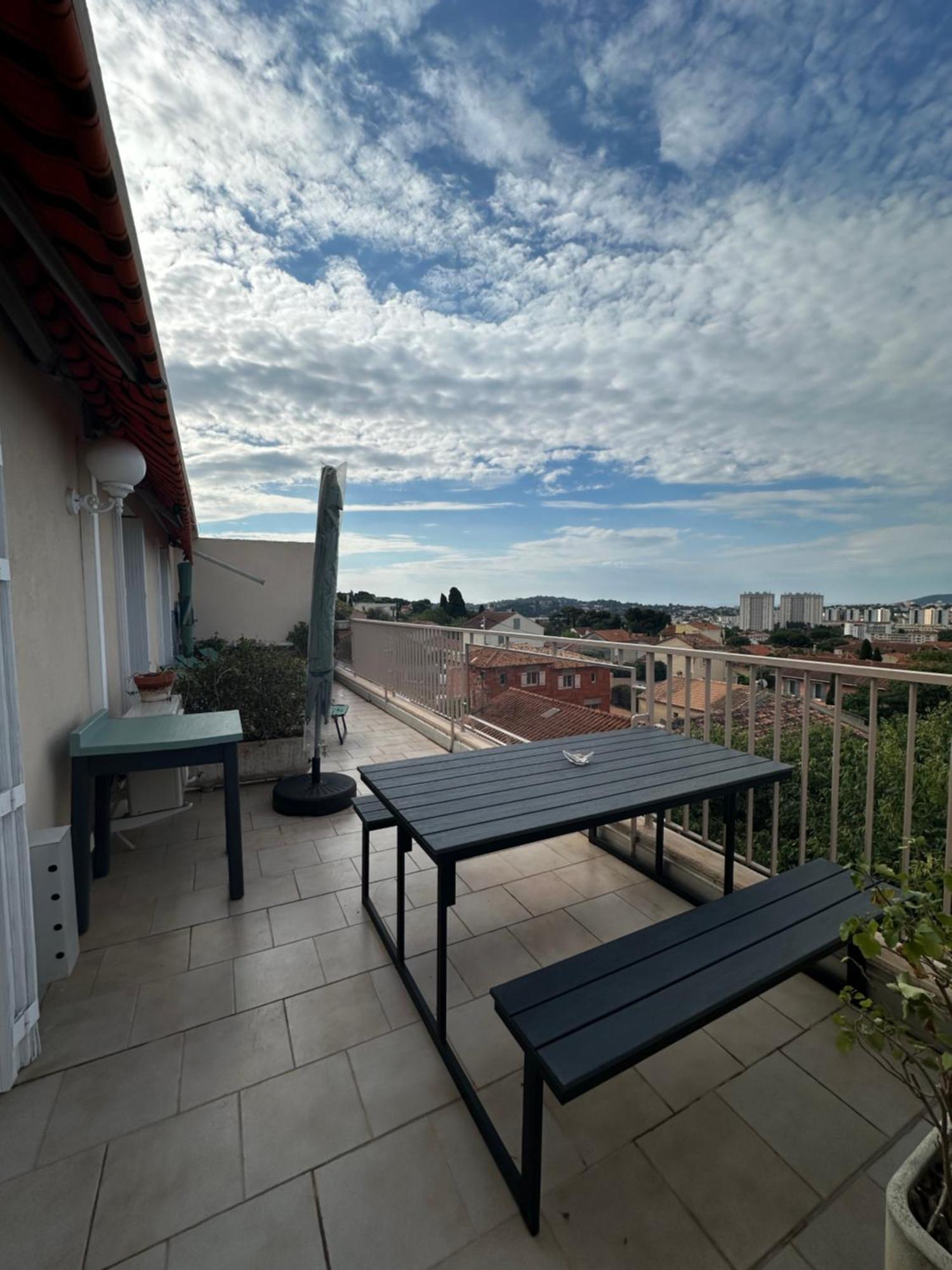 Апартаменты T4 Avec Terrasse Et Garage Prive Тулон Экстерьер фото