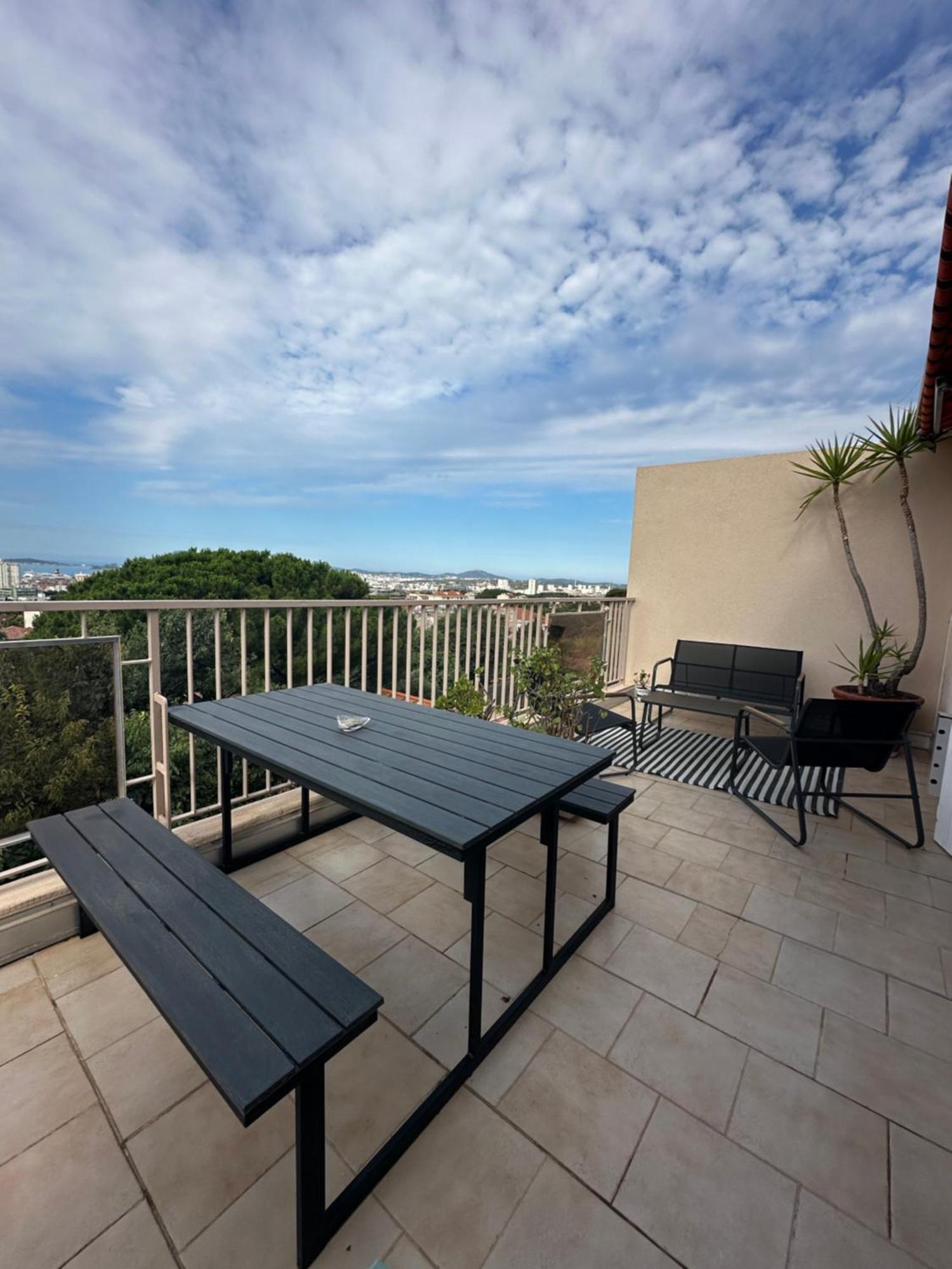 Апартаменты T4 Avec Terrasse Et Garage Prive Тулон Экстерьер фото