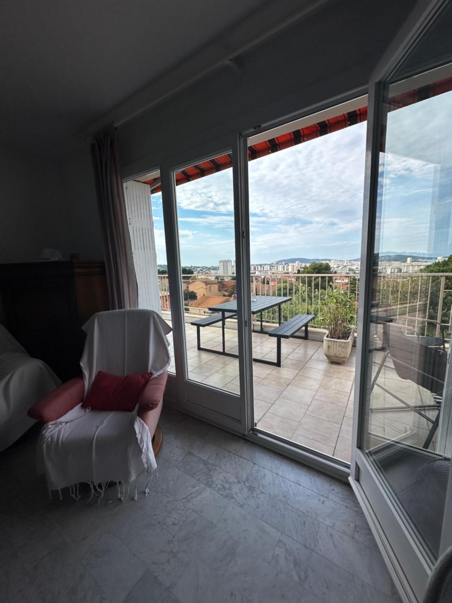 Апартаменты T4 Avec Terrasse Et Garage Prive Тулон Экстерьер фото