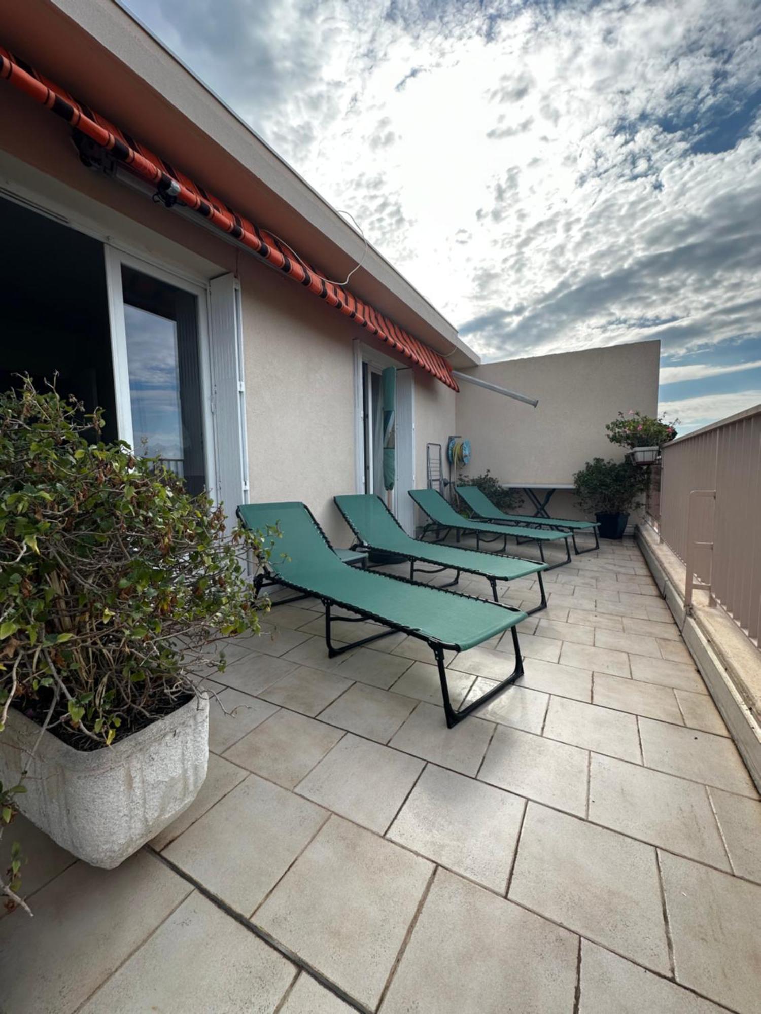 Апартаменты T4 Avec Terrasse Et Garage Prive Тулон Экстерьер фото